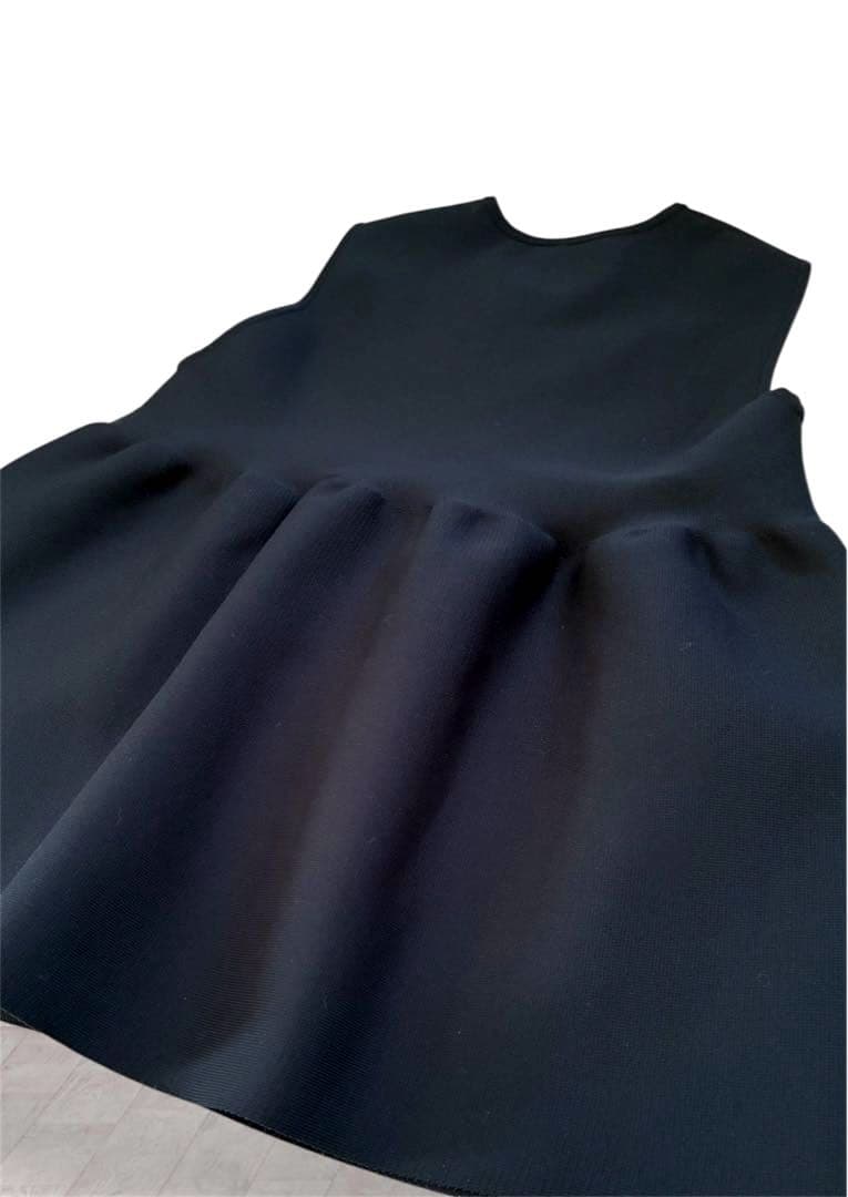 UNITED ARROWS P イレギュラーフリル ベスト　ネイビー 新品✨
