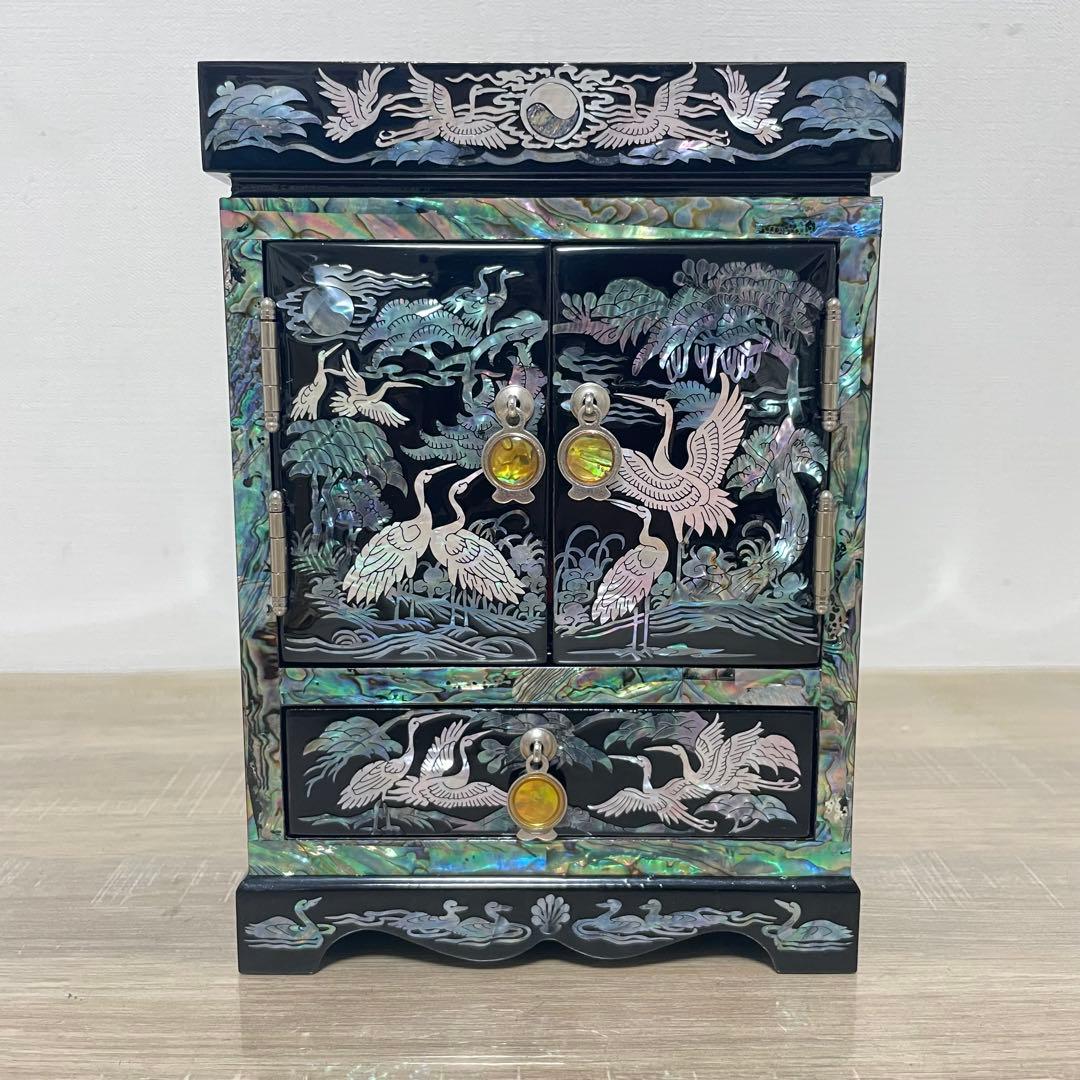 ★美品★ ジュエリーボックス 小箪笥 漆塗り 鶴　松　貝装飾 韓国工芸 螺鈿細工