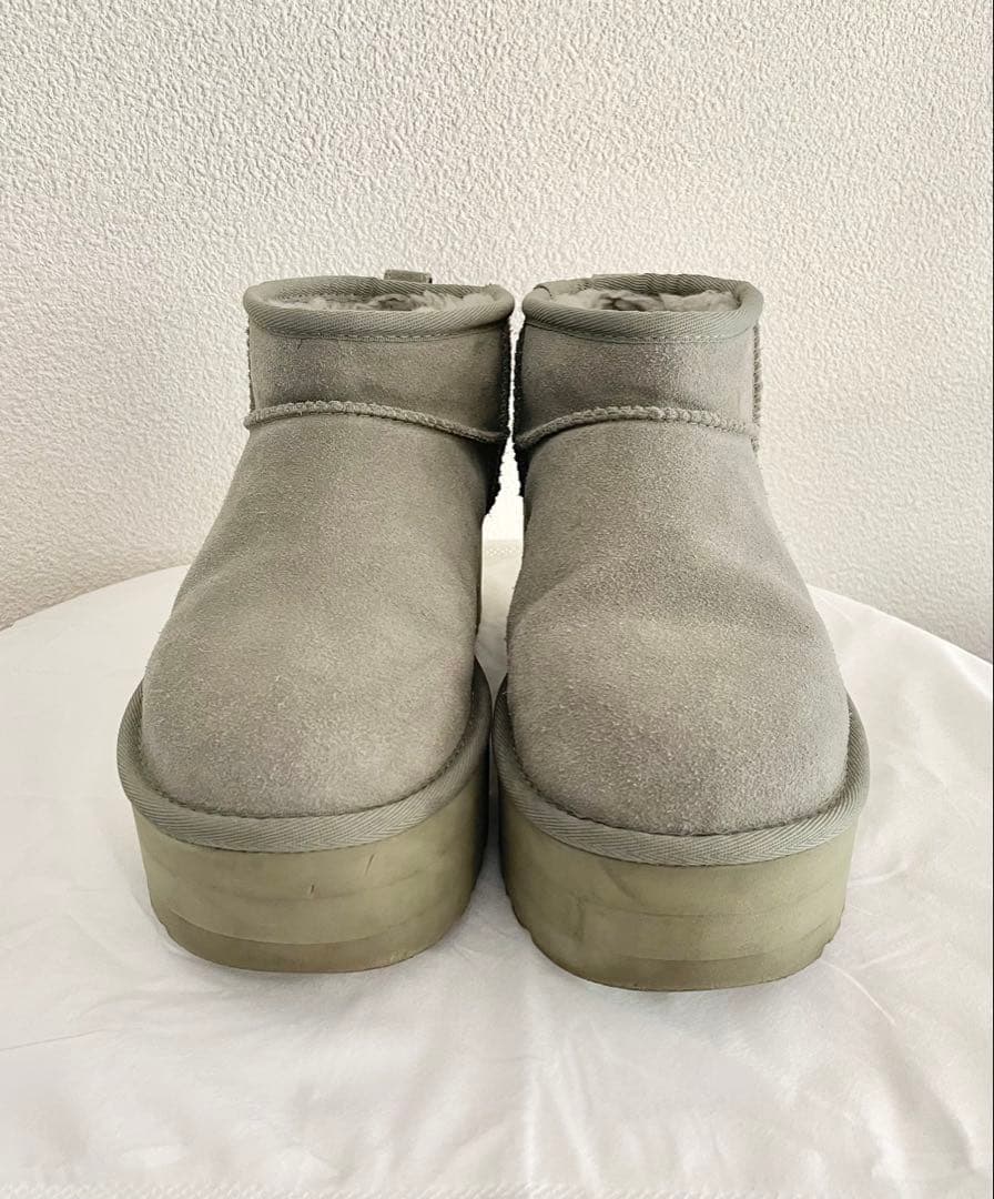 UGG クラシックウルトラミニ厚底ムートンブーツ