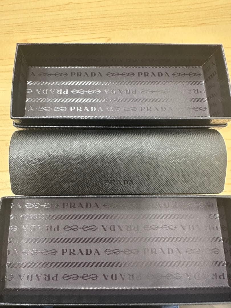 PRADA ブラックフレーム メガネ