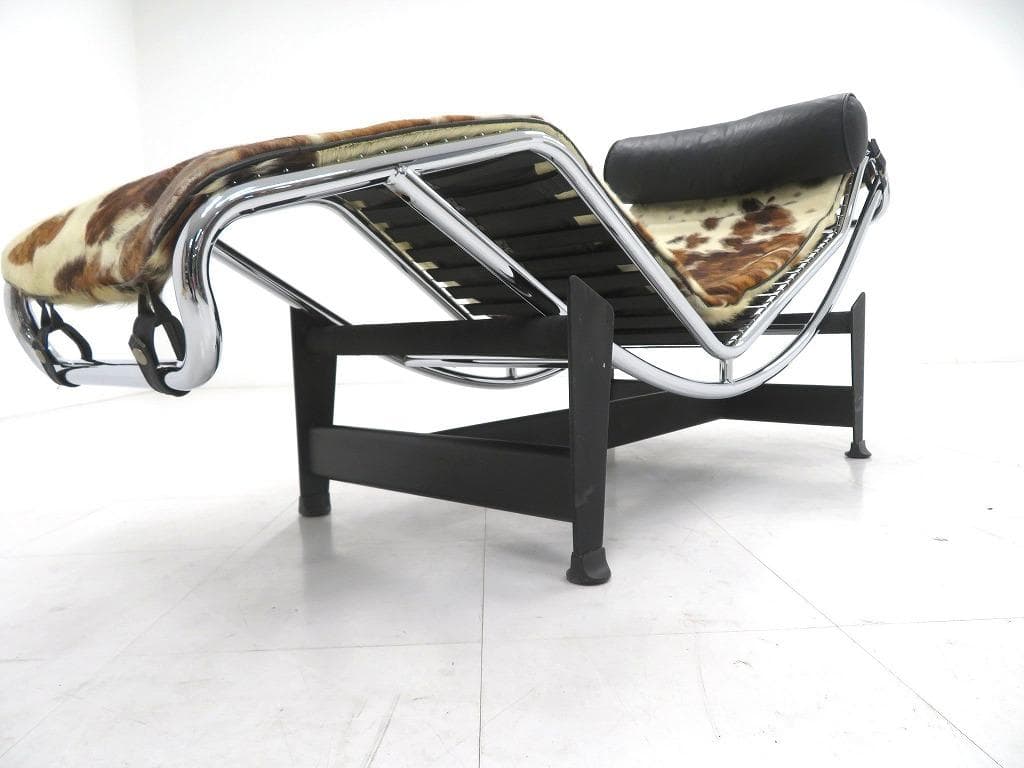 IDC大塚家具　コルビジェ　LC4　ハラコ　リクライニングソファ　シェーズロング