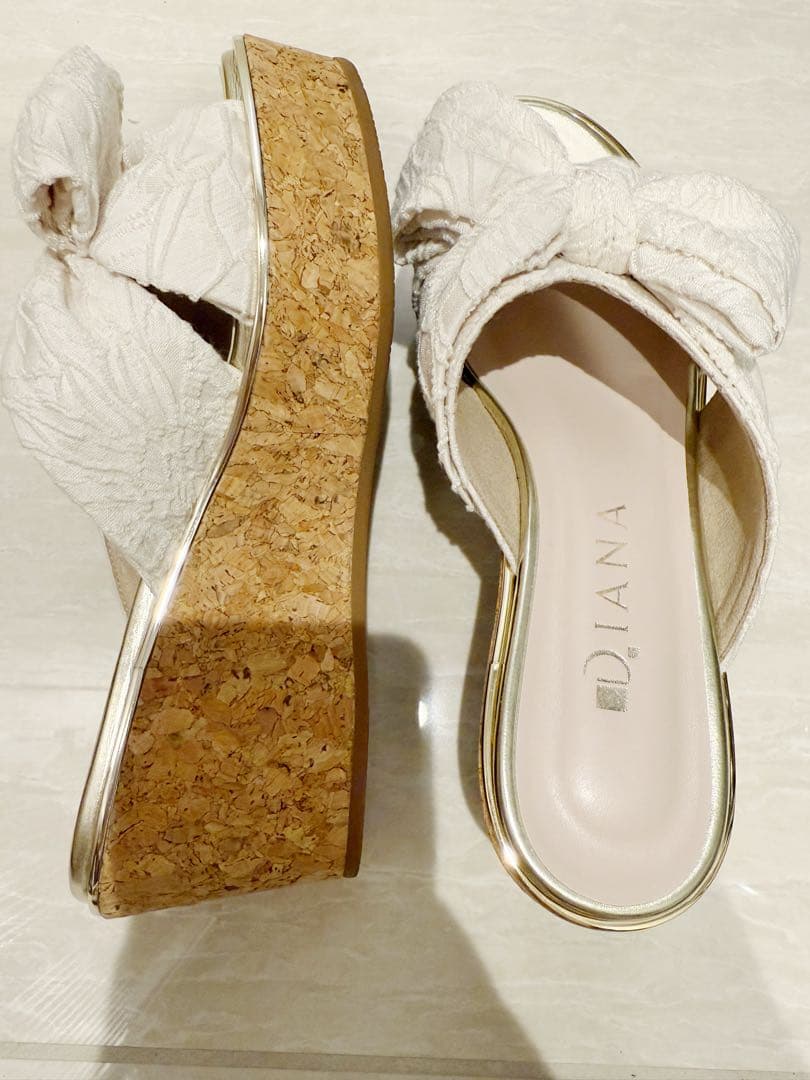 DIANA リボンウェッジミュール