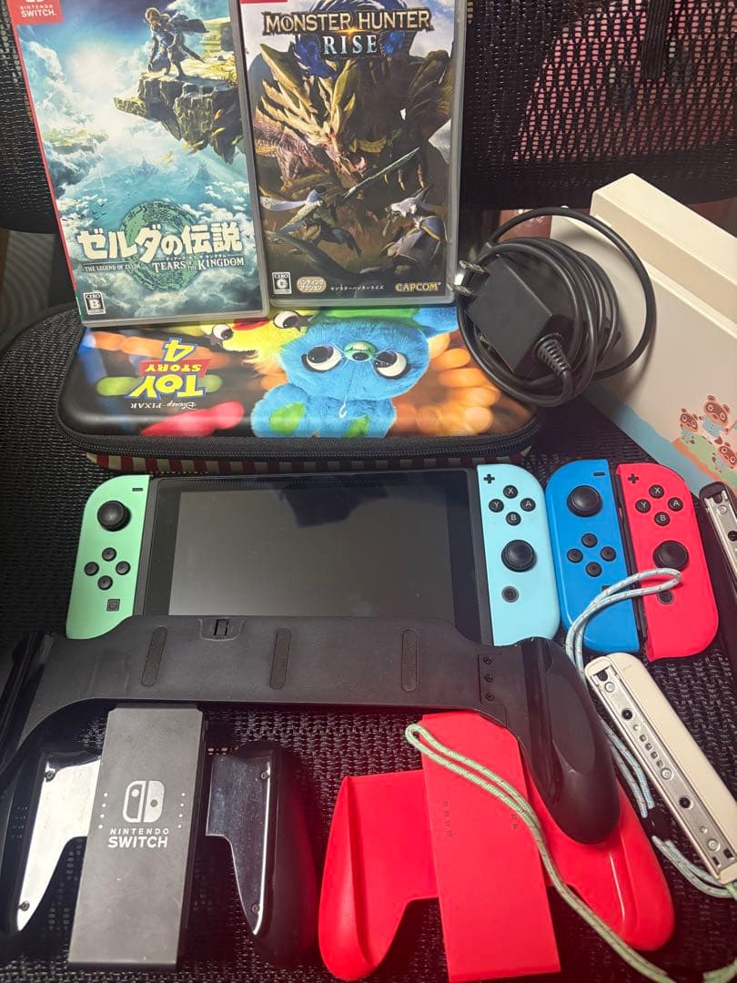 Nintendo Switch 本体　あつまれ どうぶつの森　中古美品