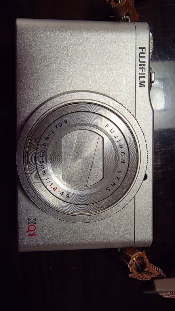 即日発送　Fujifilm XQ1 コンパクトデジタルカメラ