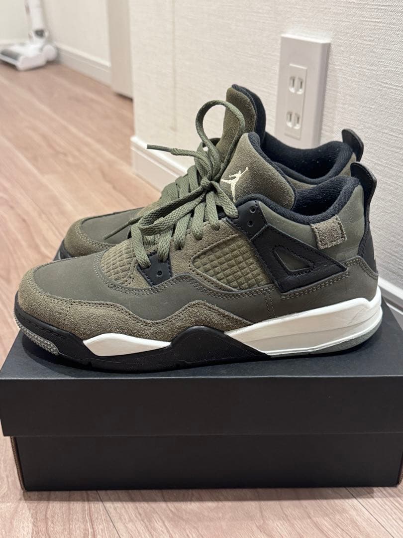 Air Jordan 4 オリーブグリーン 22cm