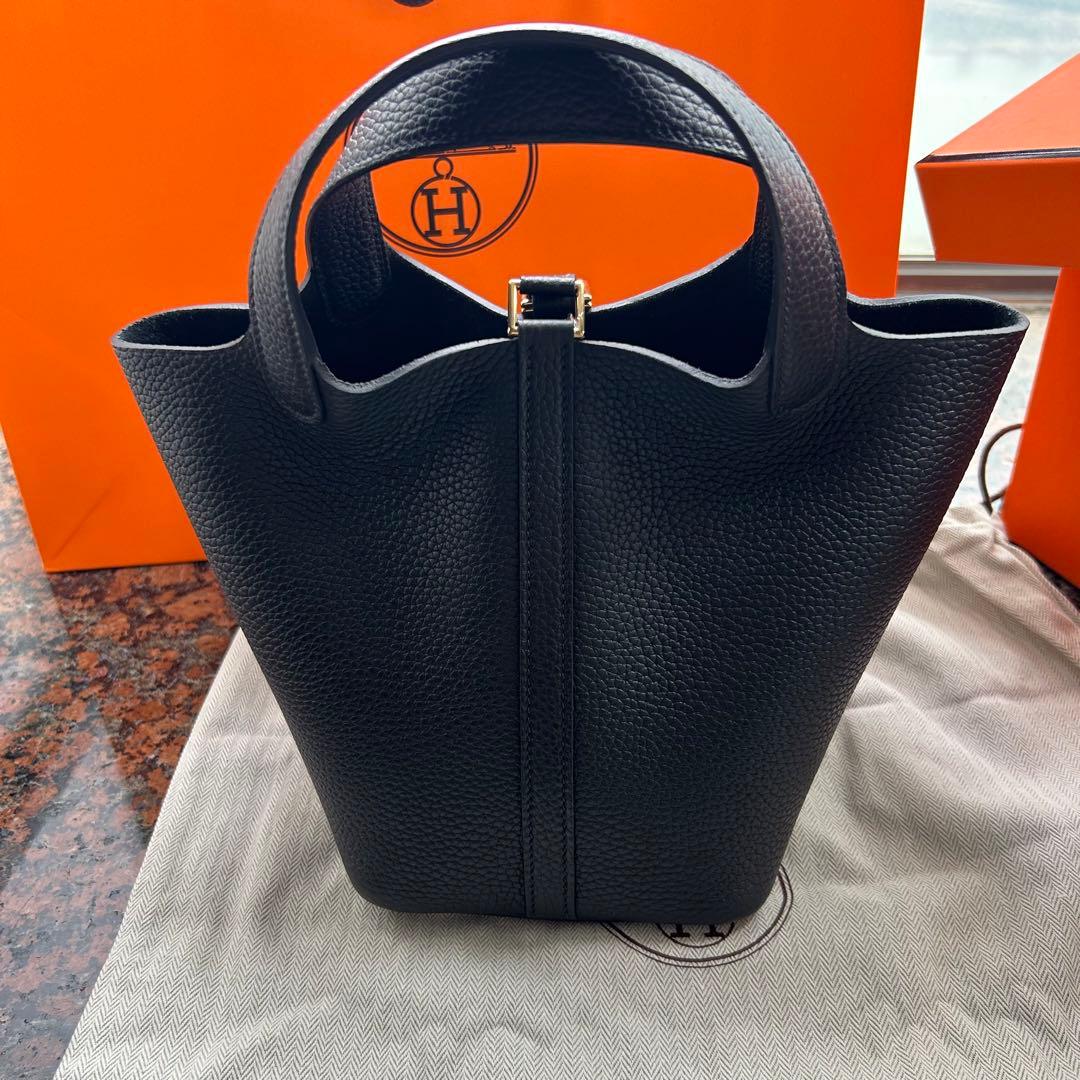 黒レザートートバッグ ゴールド金具付き