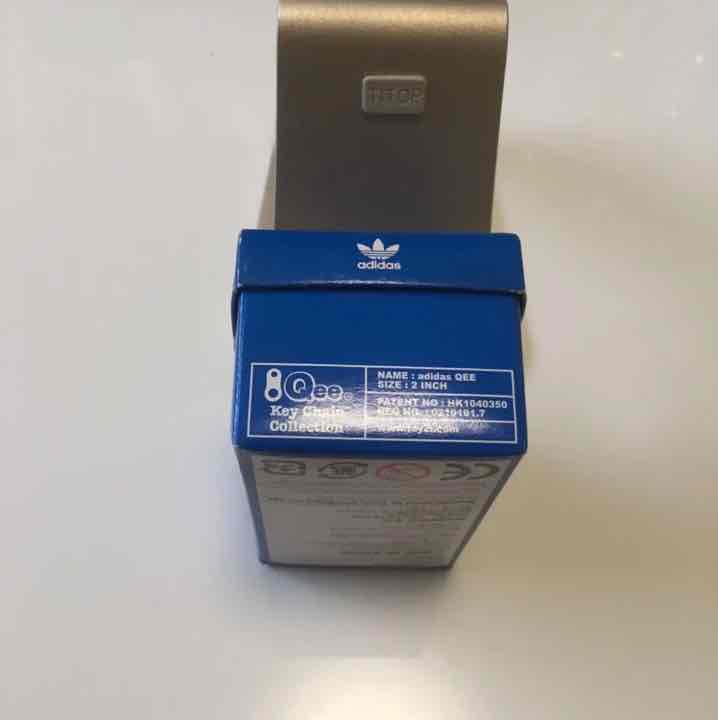 adidas QEE 激レア　キーホルダー　非売品