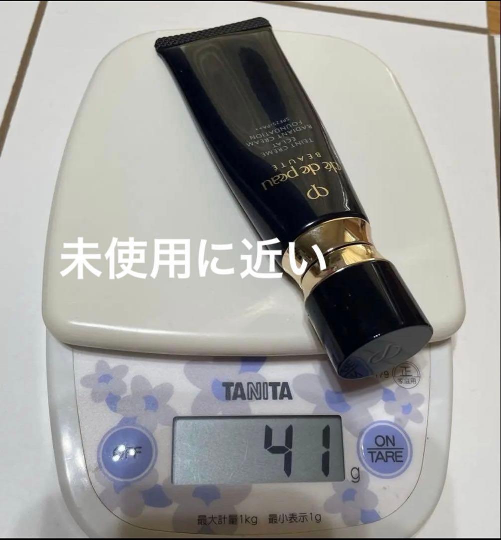 クレ・ド・ポー ボーテ タンクレームエクラn ファンデーション　未使用に近い