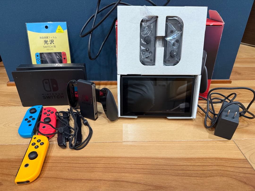 nintendo switch 本体　2024年製　ジョイコン＋3個付き