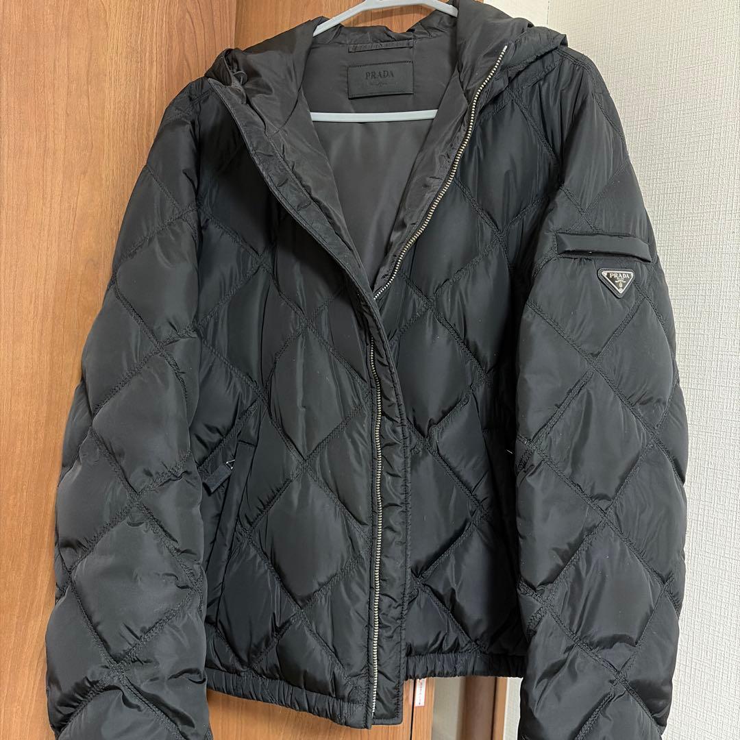 PRADA プラダ メタルロゴ ワッペン フーデッド ダウン ジャケット 52