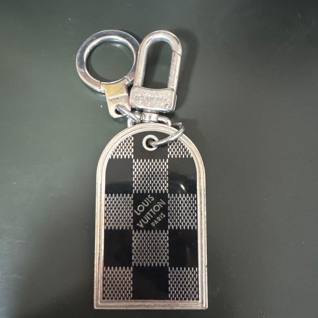 LOUIS VUITTON チェック柄キーホルダー