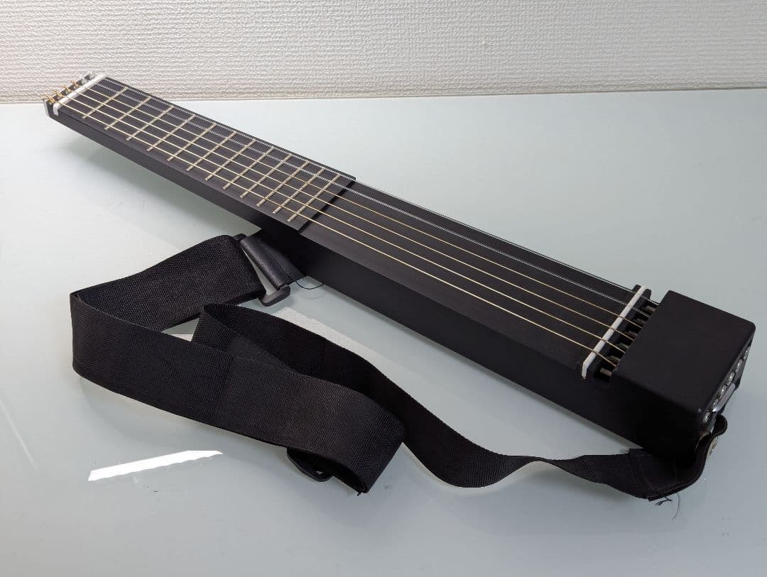 コンパクトギターMinicorda（2025年版、ほぼ未使用、替え弦2セット付）