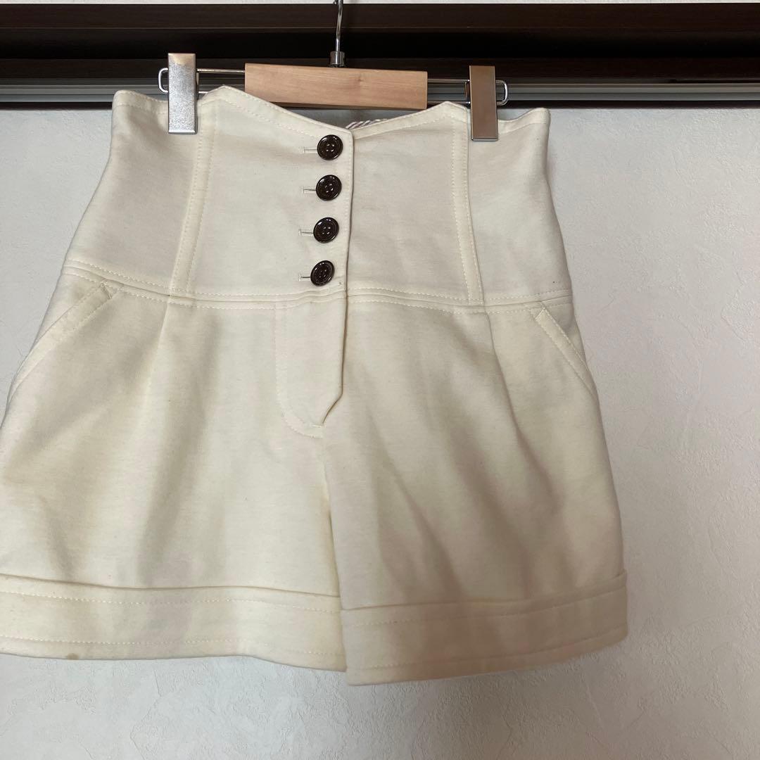 Burberry BLUELABELホワイト ハイウエスト ショートパンツ