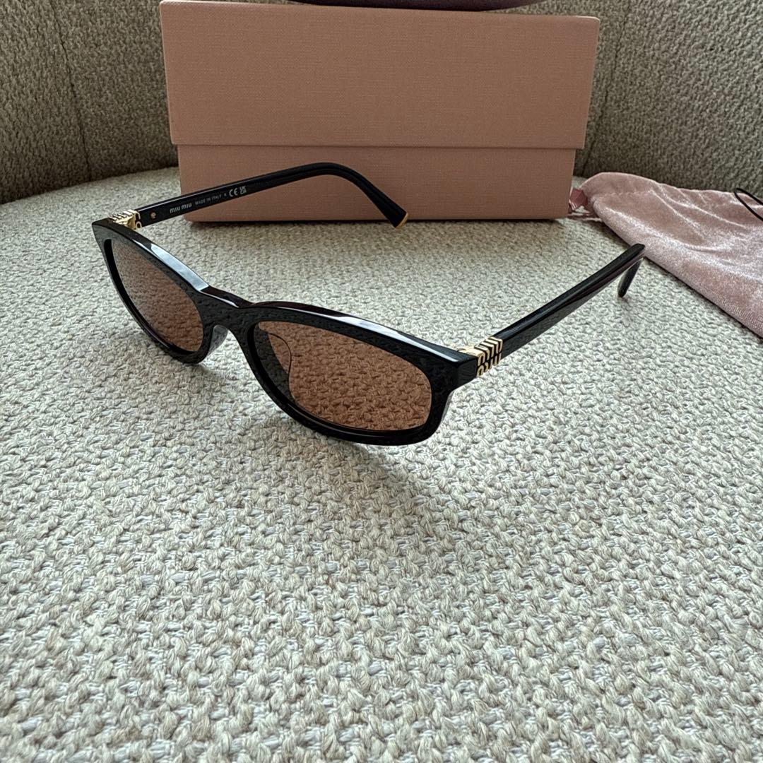 Miu Miu リガード サングラス