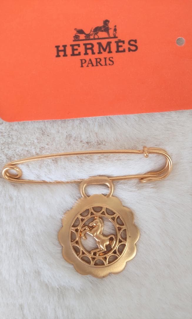 おにぎり♡【極美品】エルメス　 CHEVAL ピンブローチ　ホースモチーフ