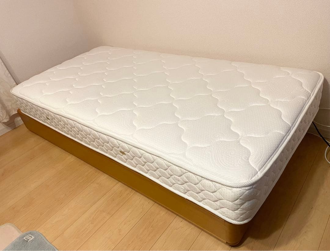 【美品】FranceBedベッドフレーム　 すのこ床板仕様（桐）送料込