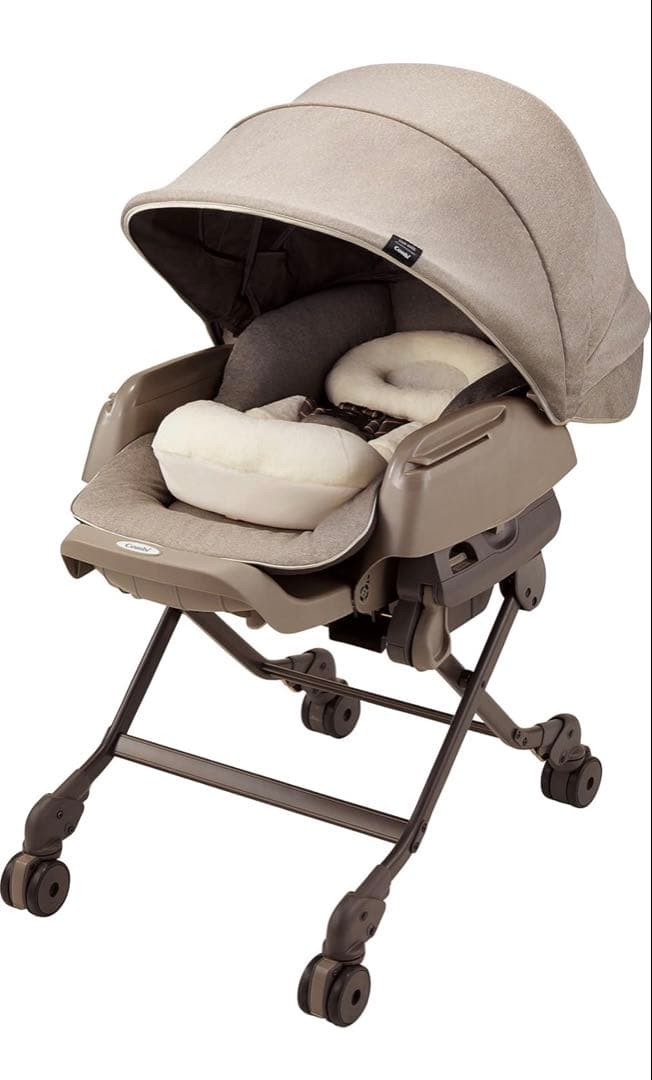 Combi ベビーベッド テーブル、クッション付き