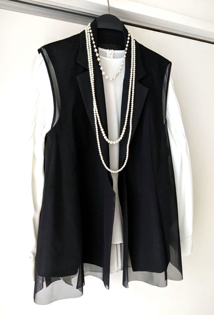 GRACE CONTINENTAL ダイアグラム　チュールオーバーベスト 黒36