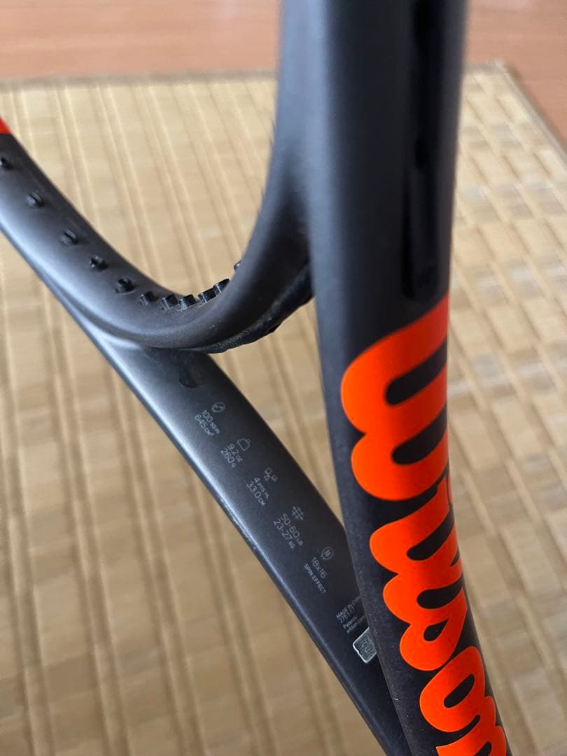 BURN 100 テニスラケット オレンジ/黒