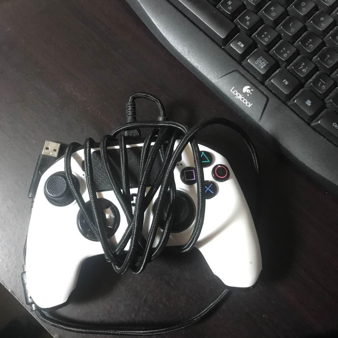 レボリューションアルティメットコントローラー