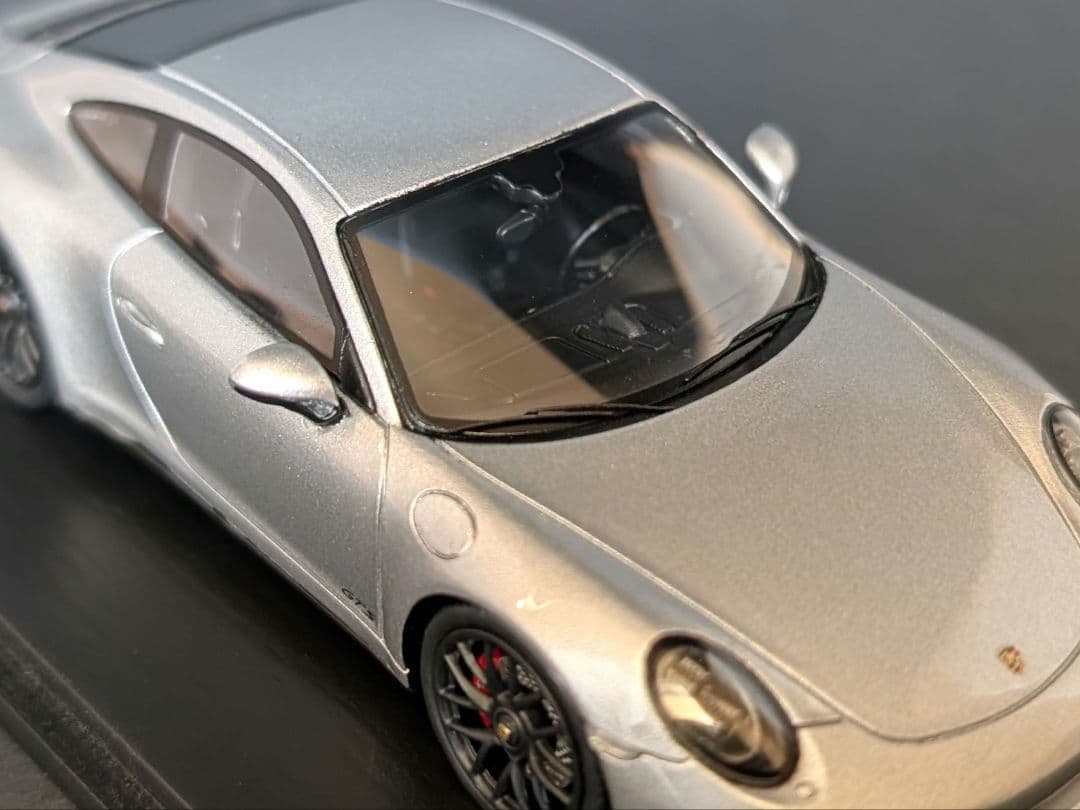 スパーク 1/43 Porsche 911 カレラ4 GTS 2018 シルバー