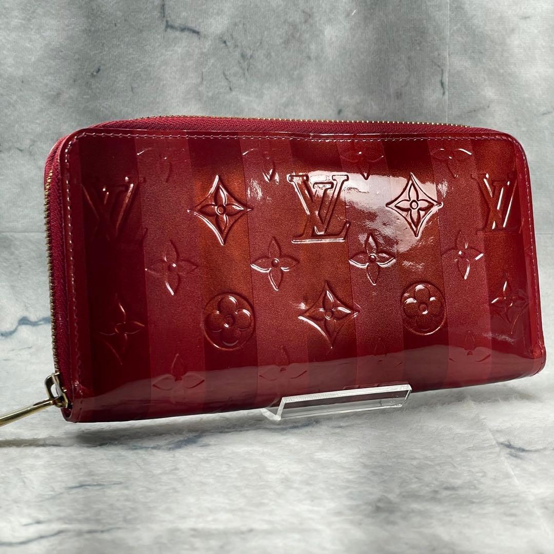 LOUIS VUITTON ヴェルニ レイユール ジッピーウォレット レッド