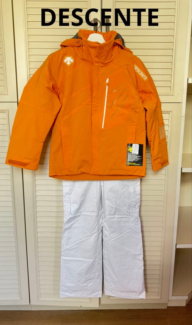 DESCENTE スキーウェア 新品　上下タグ付
