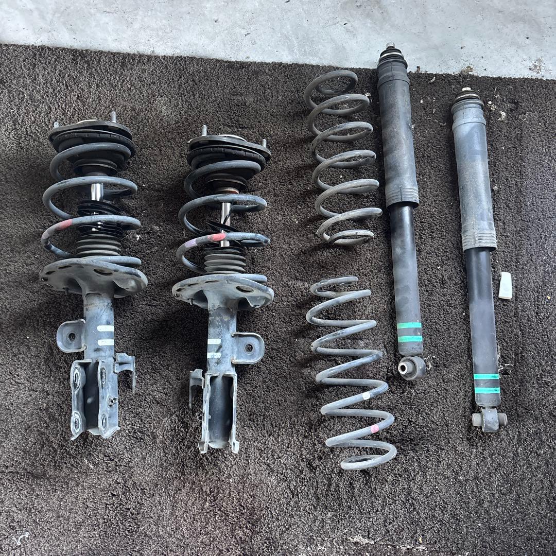 プリウス　30 純正サスペンション