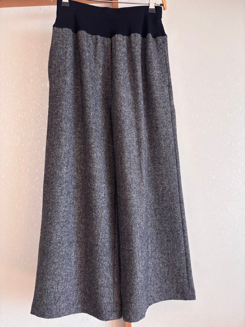 未使用近　ビアズリー ウエストリブネップツイードパンツ 1号　ブラック