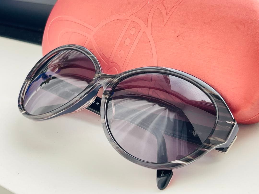 Vivienne Westwood オーバーサイズサングラス