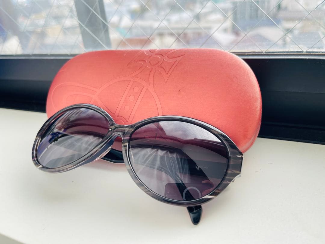 Vivienne Westwood オーバーサイズサングラス