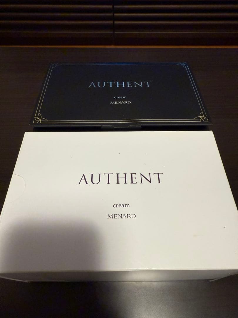 メナードオーセントクリーム容器付き