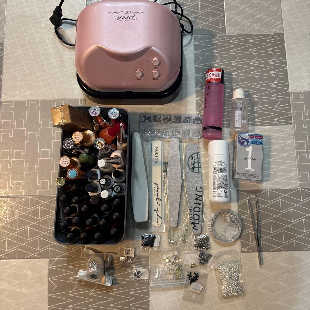 ネイルアート用品セット（ネイルライト付き）