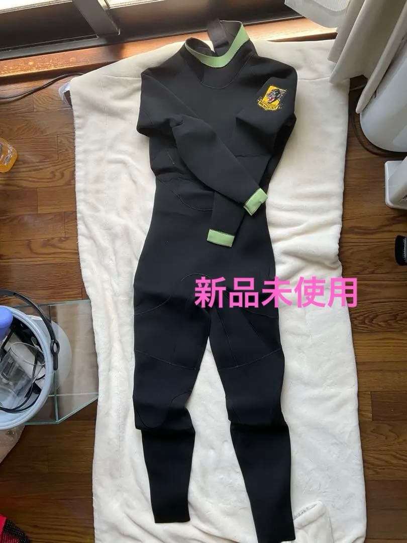 ウェットスーツ フルスーツ ブラック/グリーンBREAKEROUT